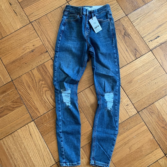 TOPSHOP “JAMIE” RIPPED SKINNY JEANS - Picture 2 of 4